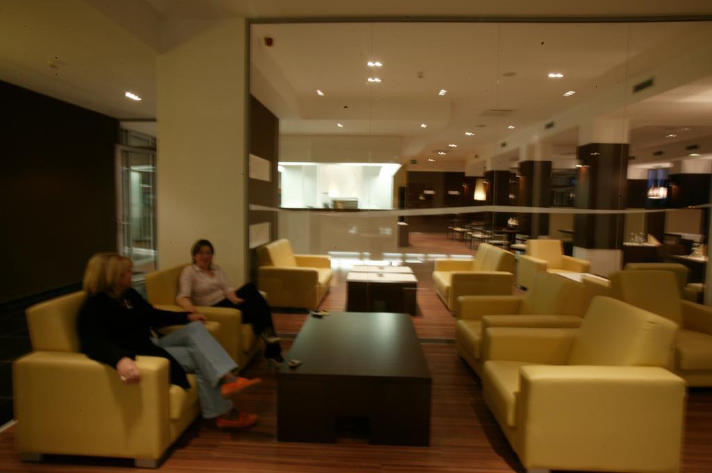 ברטיסלאבה Aston Hotel מראה חיצוני תמונה